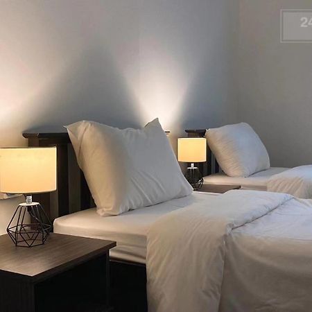 24 Kimberley Hotel George Town Cameră foto